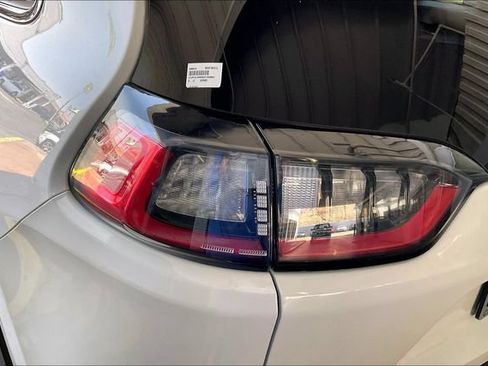 Used 2019 Jeep Cherokee Limited w/ Technology Group FWD image 28