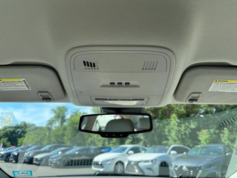 Used 2011 Buick LaCrosse CXL FWD image 24
