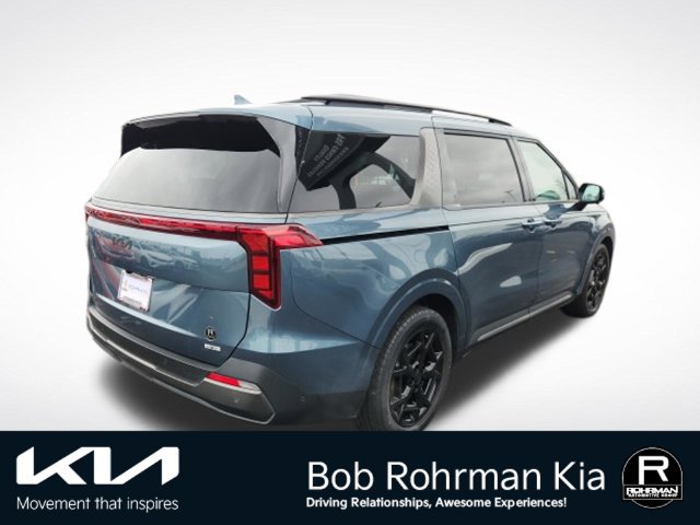 Used 2025 Kia Carnival SX w/ SX Dark Edition Package FWD image 5