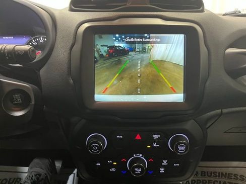 Used 2022 Jeep Renegade Trailhawk image 23