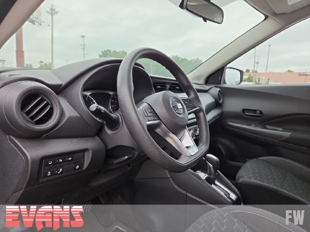 Used 2021 Nissan Kicks S FWD image 19