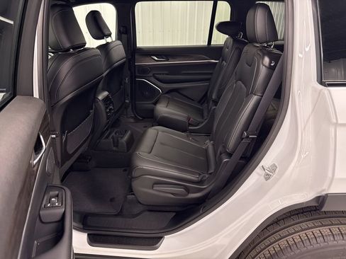 New 2026 Jeep Grand Cherokee L Limited AWD/4WD image 12