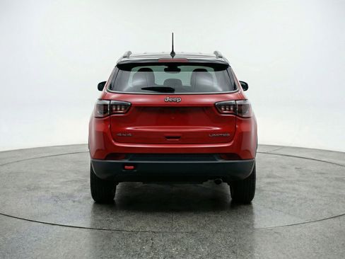 Used 2025 Jeep Compass Trailhawk image 7