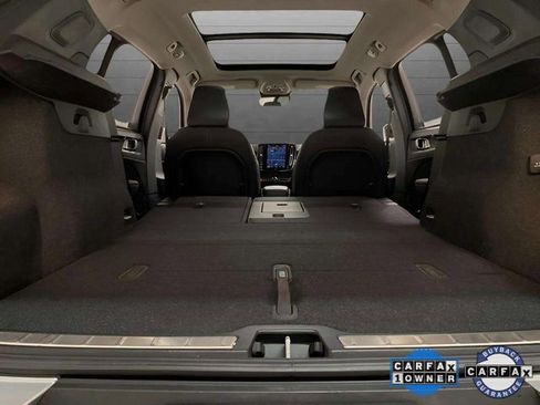 Used 2025 Volvo XC40 B5 Plus image 89