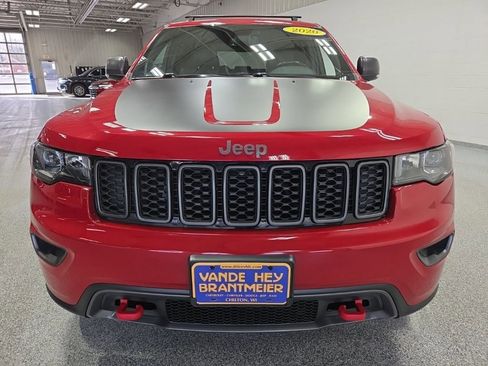 Used 2020 Jeep Grand Cherokee Trailhawk image 2