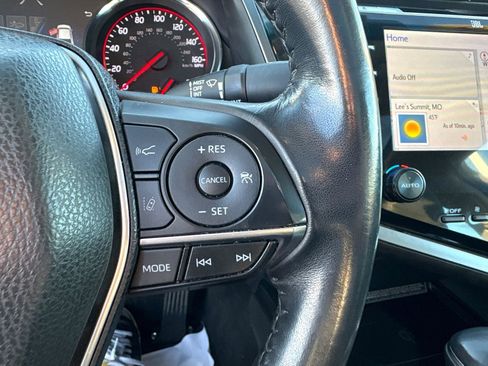 Used 2018 Toyota Camry XSE image 22