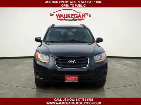 Used 2011 Hyundai Santa Fe GLS image 2