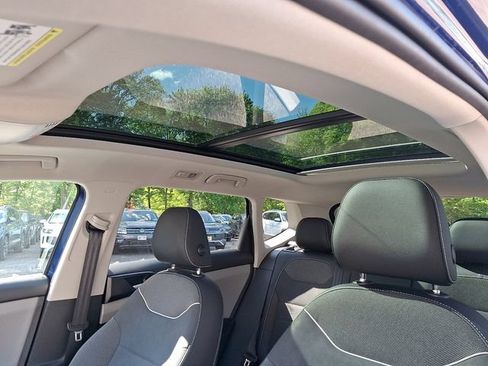 Certified 2023 Volkswagen Taos SE w/ Panoramic Sunroof Package AWD/4WD image 21