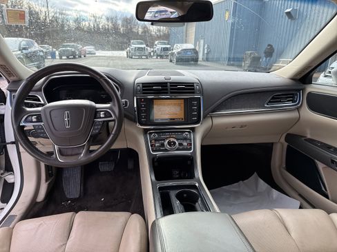 Used 2017 Lincoln Continental Select w/ Continental Climate Package image 15