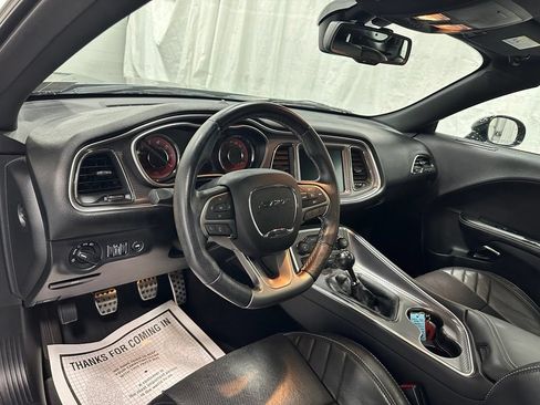 Used 2016 Dodge Challenger SRT Hellcat RWD image 15