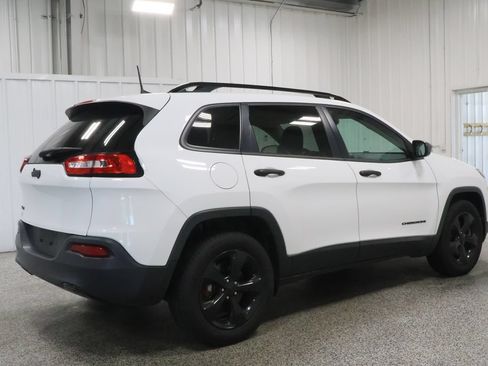 Used 2017 Jeep Cherokee Sport AWD/4WD image 3