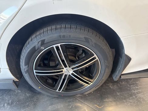 Used 2023 Toyota Camry LE image 10