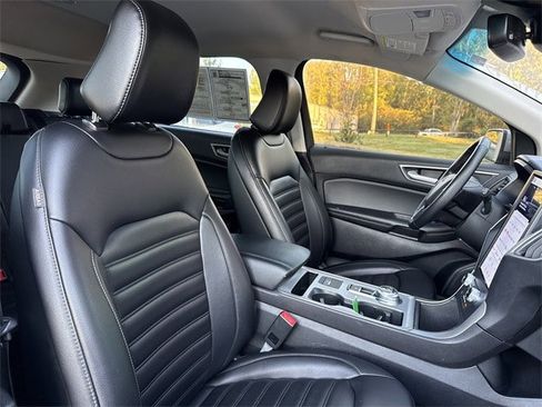 Used 2022 Ford Edge SEL image 18