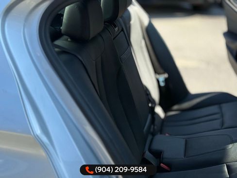 Used 2018 BMW 530e w/ Premium Package 2 image 32