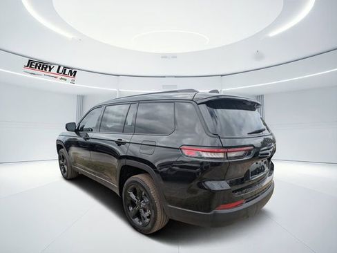 New 2025 Jeep Grand Cherokee L Limited w/ Black Appearance Package image 5