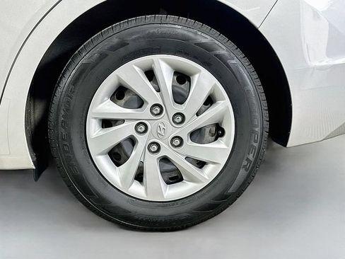 Used 2020 Hyundai Elantra SE w/ Cargo Package (C1) FWD image 30