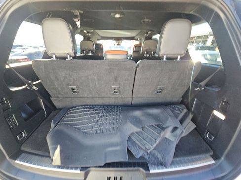 Used 2020 Lincoln Navigator Reserve w/ Equipment Group 208A Reserve AWD/4WD image 8
