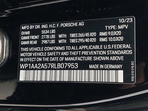 Used 2024 Porsche Macan Turbo w/ Premium Plus Package image 38