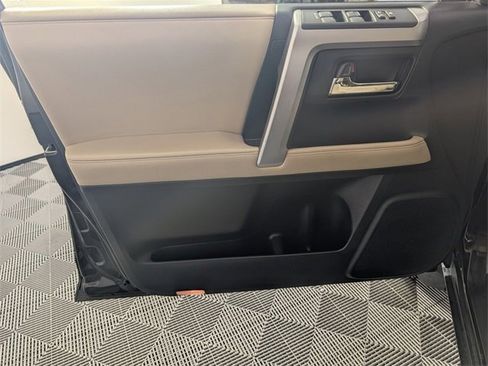 Used 2018 Toyota 4Runner SR5 image 10