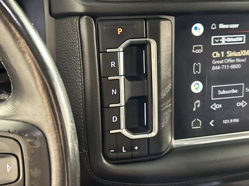 Used 2022 GMC Yukon XL Denali w/ LPO, Denali Black Package AWD/4WD image 17