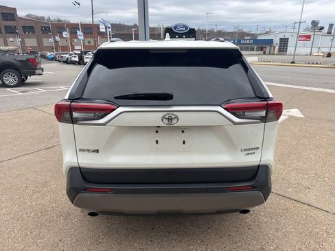 Used 2019 Toyota RAV4 Limited w/ Advanced Technology Package image 5