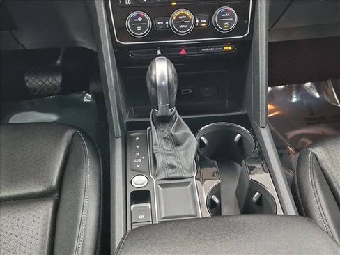 Used 2022 Toyota Corolla LE FWD image 24