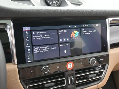 Certified 2026 Porsche Macan AWD/4WD image 20