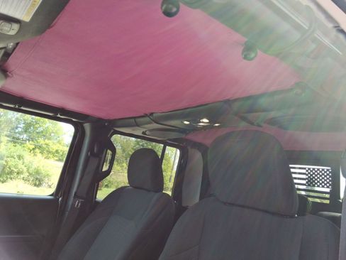 Used 2021 Jeep Gladiator Sport image 20