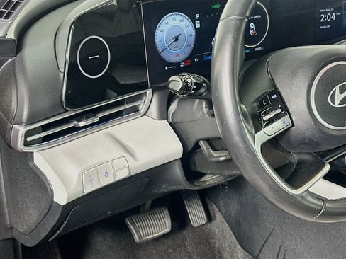 Used 2025 Hyundai Elantra Limited FWD image 17