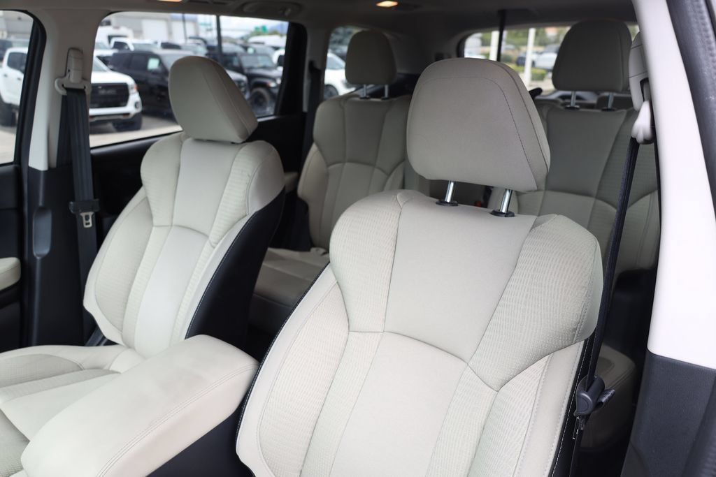 Used 2024 Subaru Ascent Premium w/ Convenience Package AWD/4WD image 16