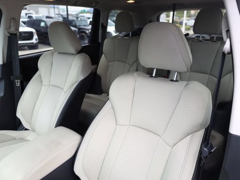 Used 2024 Subaru Ascent Premium w/ Convenience Package AWD/4WD image 16