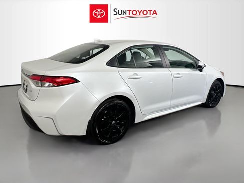 Used 2026 Toyota Corolla LE FWD image 4