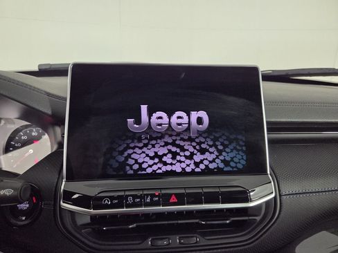 New 2026 Jeep Compass Latitude image 17