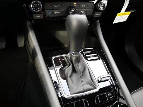 New 2026 Jeep Compass Latitude AWD/4WD image 24