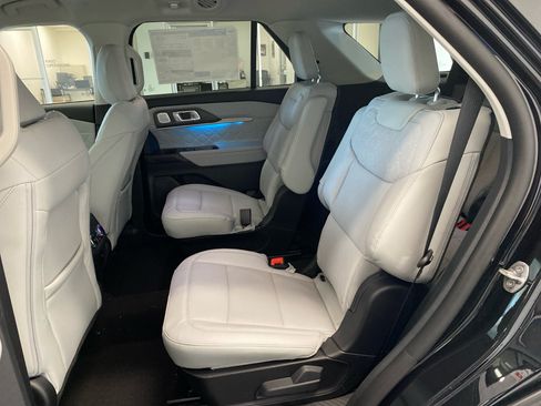 New 2026 Ford Explorer Platinum w/ LUX Leather Package AWD/4WD image 10
