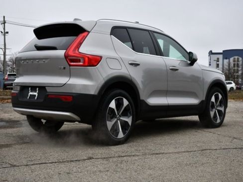 Certified 2023 Volvo XC40 B5 Plus w/ Protection Package Premier image 7