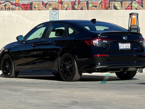 Certified 2025 Honda Civic Sport image 3