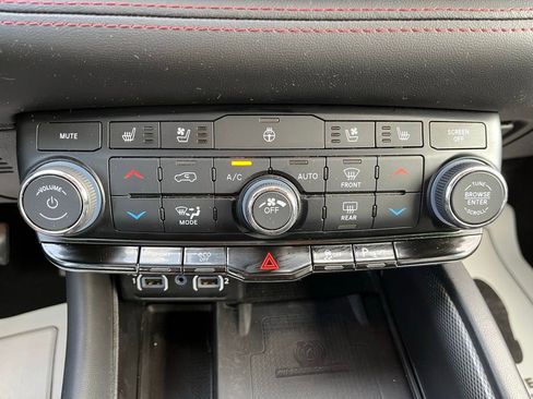 Used 2022 Dodge Durango R/T w/ Blacktop Package image 34