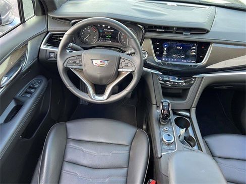 Certified 2024 Cadillac XT6 Premium Luxury w/ Platinum Package image 15