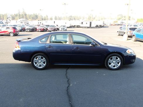 Used 2011 Chevrolet Impala LT w/ Luxury Edition Package FWD image 6