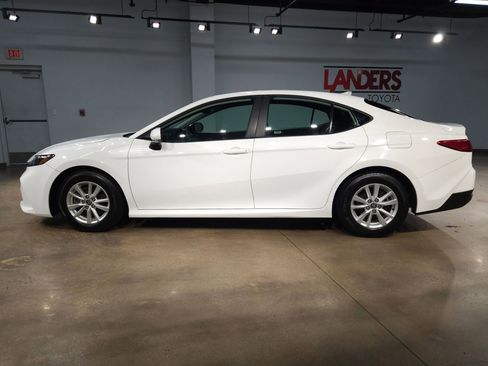 Certified 2025 Toyota Camry LE FWD image 4