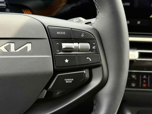 New 2026 Kia Sportage LX image 16