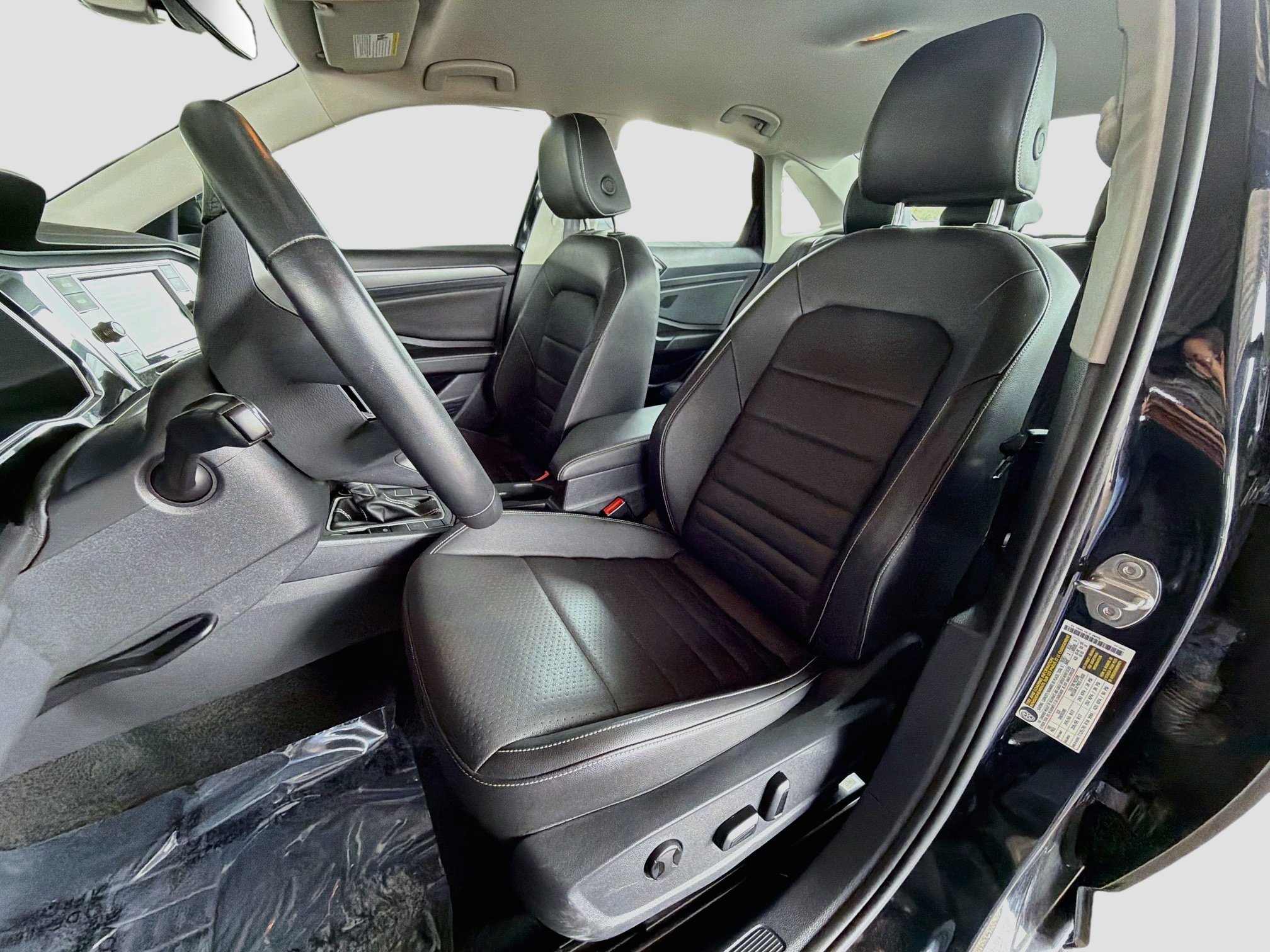 Used 2024 Volkswagen Jetta SE FWD image 13