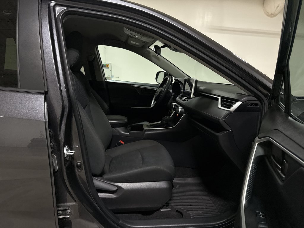 Used 2024 Toyota RAV4 LE FWD image 21