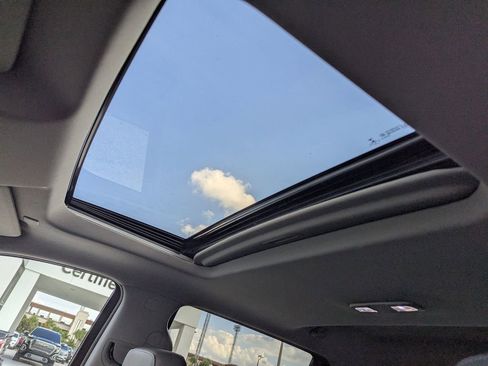 Used 2019 Chevrolet Silverado 1500 LTZ w/ LTZ Premium Package image 18