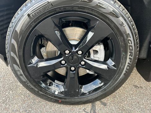 New 2025 Jeep Grand Cherokee L Limited w/ Black Appearance Package image 10