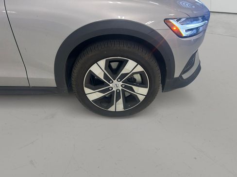 Used 2025 Volvo V60 B5 Cross Country Plus AWD/4WD image 10