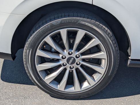Used 2020 Lincoln Navigator Reserve w/ Luxury Package AWD/4WD image 12