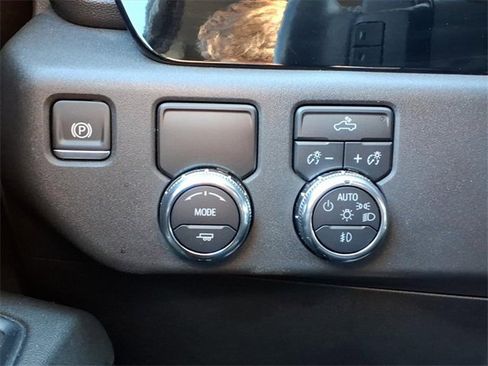 Used 2025 GMC Sierra 1500 Elevation image 15