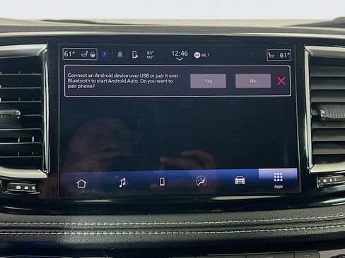 Used 2024 Chrysler Pacifica Touring-L image 22